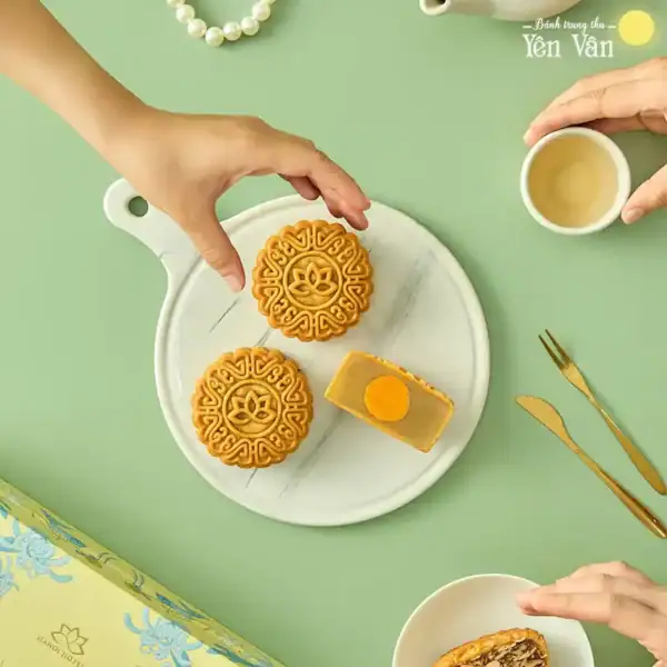 Bánh trung thu khách sạn Hà Nội 2025 hộp G01 Full Moon Toast (2)