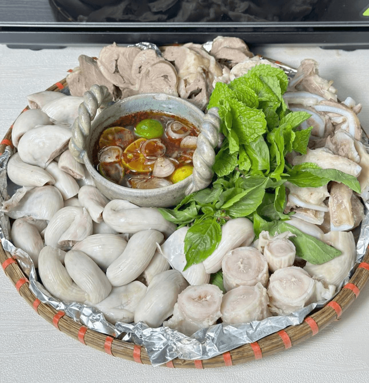 Cách luộc tràng lợn không bị hôi (1)