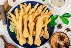 Luộc chân gà bao nhiêu phút để giòn sần sât