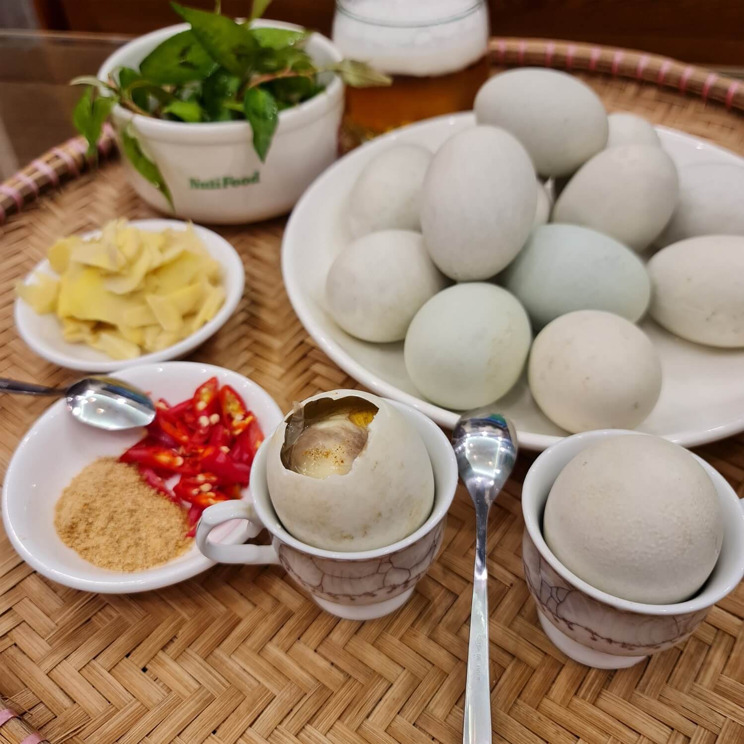 Luộc trứng vịt lộn bao nhiêu phút (1)