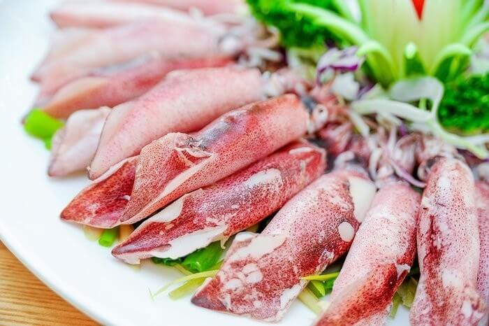Mực luộc giòn sần sật không bị teo 2 (1) Mực luộc bao nhiêu phút thì ngon?
