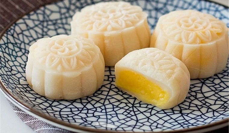 Cách làm bánh trung thu nướng nhân đậu xanh - dập khuôn